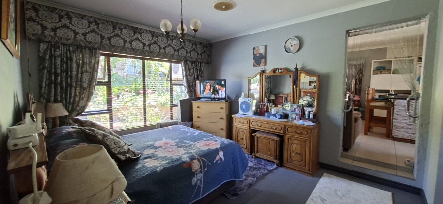 5 Bedroom Property for Sale in Kenmare Gauteng