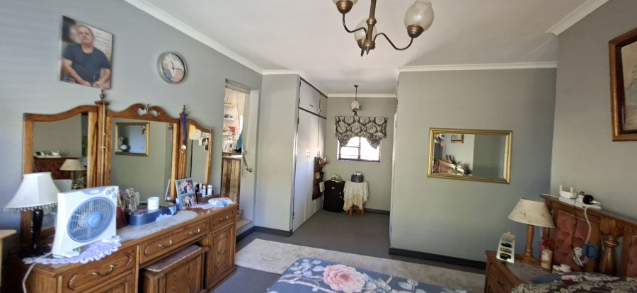 5 Bedroom Property for Sale in Kenmare Gauteng