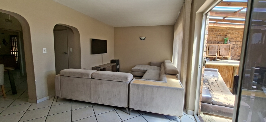 3 Bedroom Property for Sale in Silverfields Gauteng