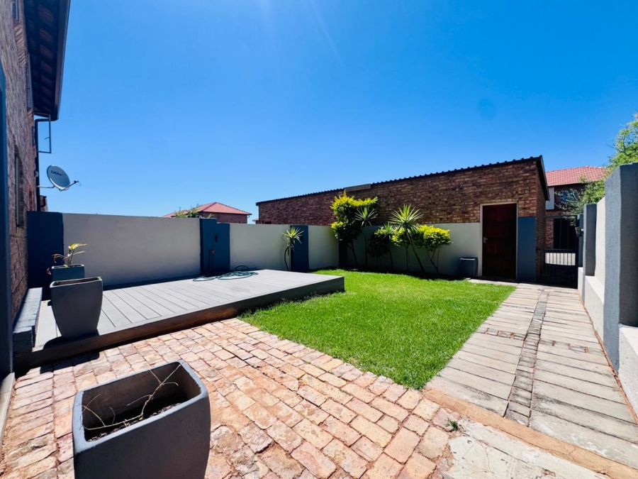 3 Bedroom Property for Sale in Annlin Gauteng