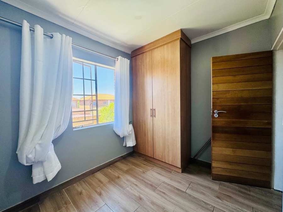 3 Bedroom Property for Sale in Annlin Gauteng
