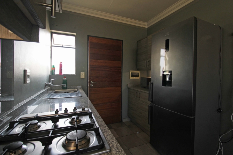 2 Bedroom Property for Sale in Noordwyk Gauteng