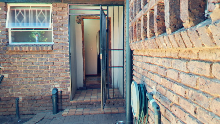 3 Bedroom Property for Sale in Verwoerdpark Gauteng
