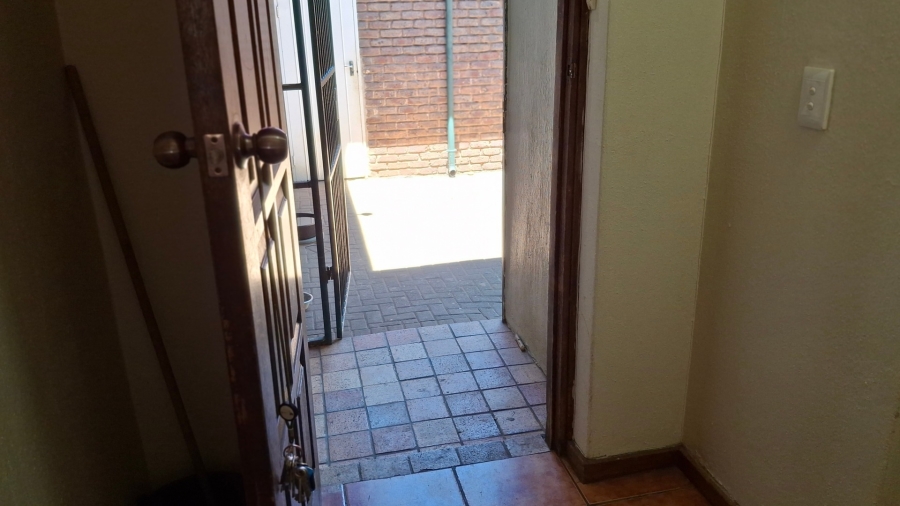 3 Bedroom Property for Sale in Verwoerdpark Gauteng