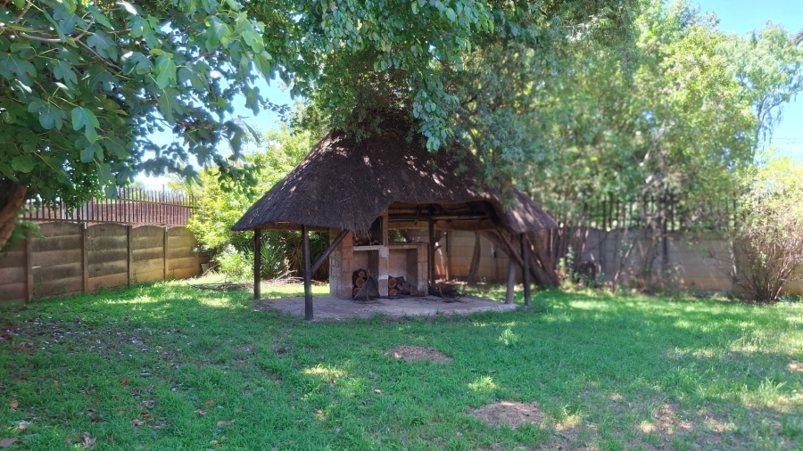 3 Bedroom Property for Sale in Verwoerdpark Gauteng