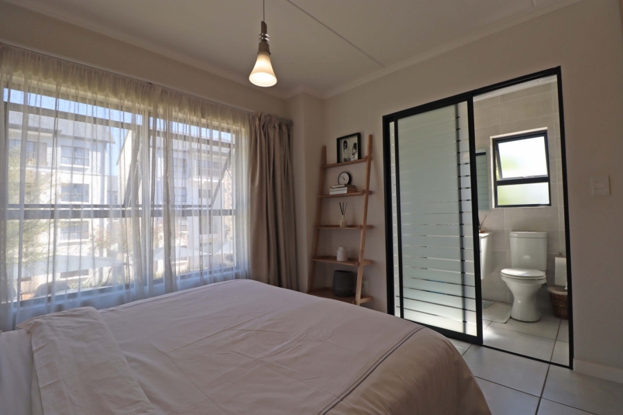 2 Bedroom Property for Sale in Crowthorne AH Gauteng