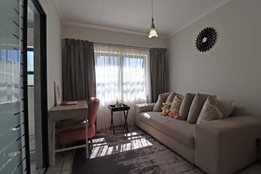 2 Bedroom Property for Sale in Crowthorne AH Gauteng