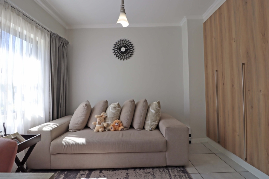 2 Bedroom Property for Sale in Crowthorne AH Gauteng