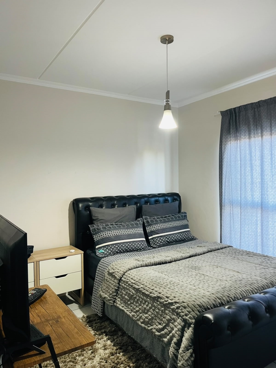 To Let 1 Bedroom Property for Rent in Crowthorne AH Gauteng