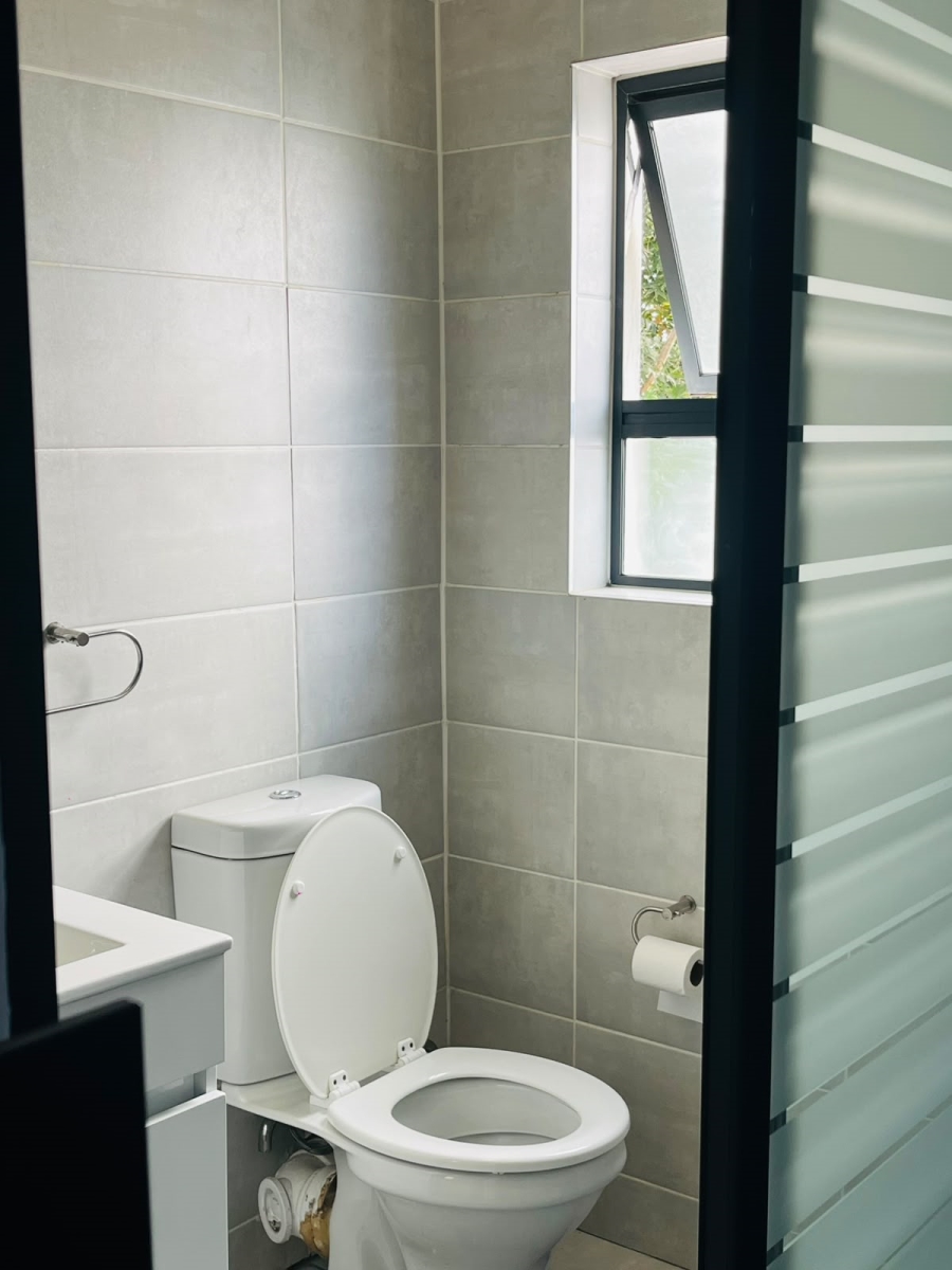 To Let 1 Bedroom Property for Rent in Crowthorne AH Gauteng