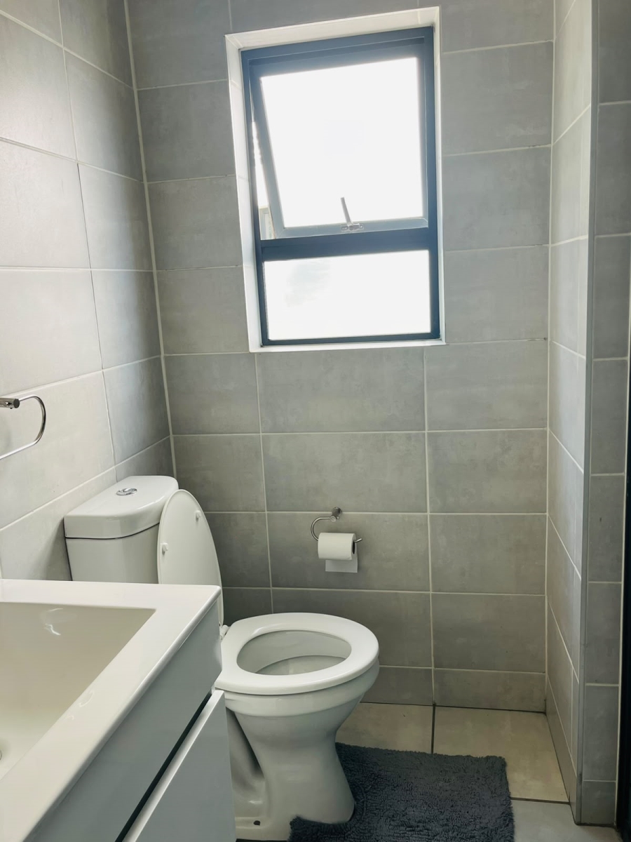 To Let 1 Bedroom Property for Rent in Crowthorne AH Gauteng