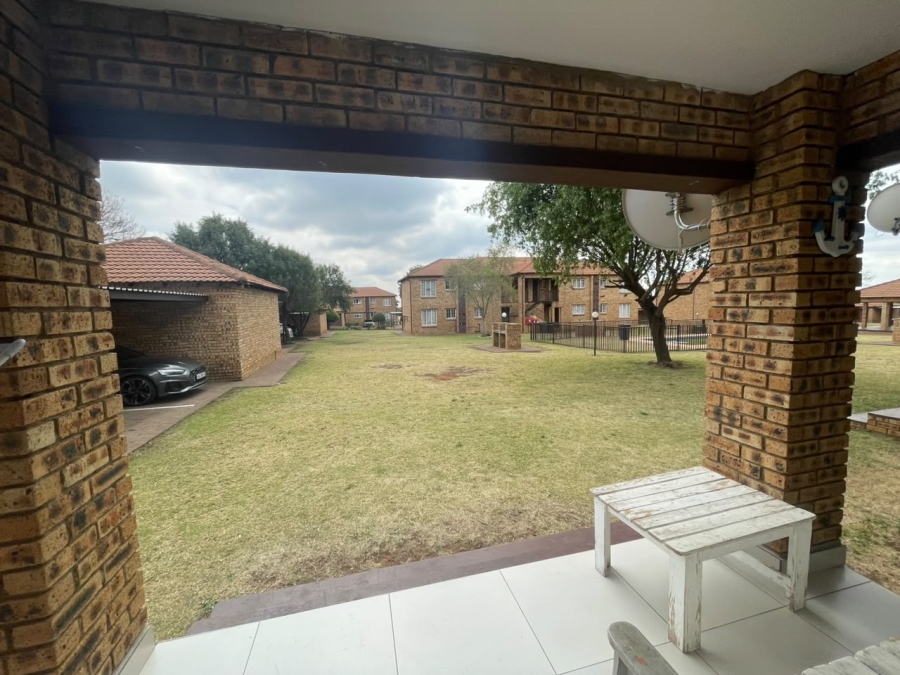 To Let 2 Bedroom Property for Rent in Noordwyk Gauteng
