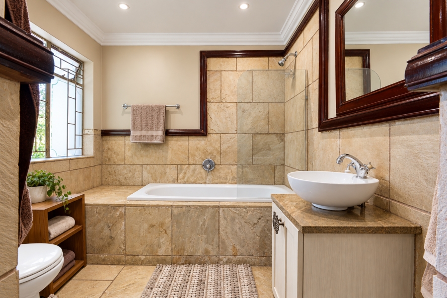 5 Bedroom Property for Sale in Chartwell Gauteng