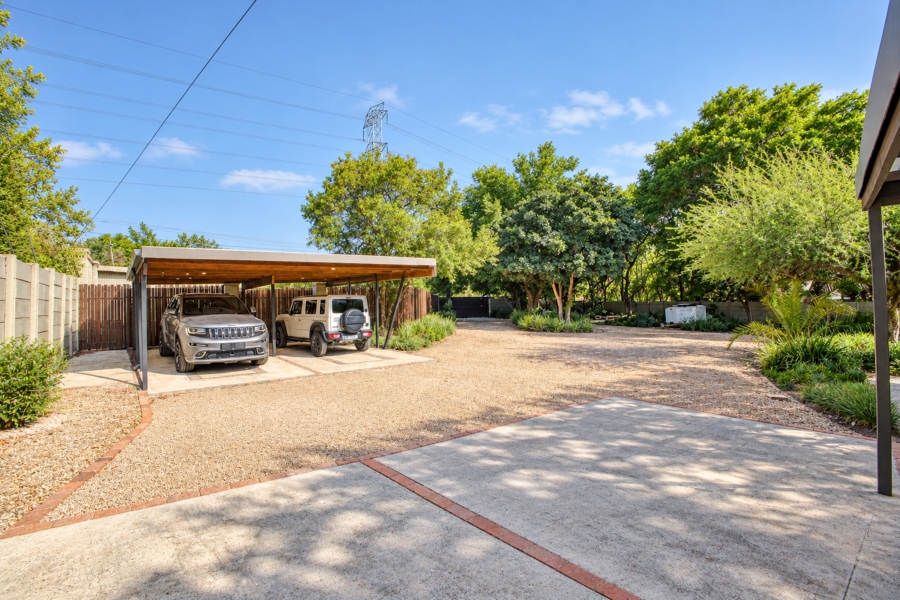 5 Bedroom Property for Sale in Chartwell Gauteng