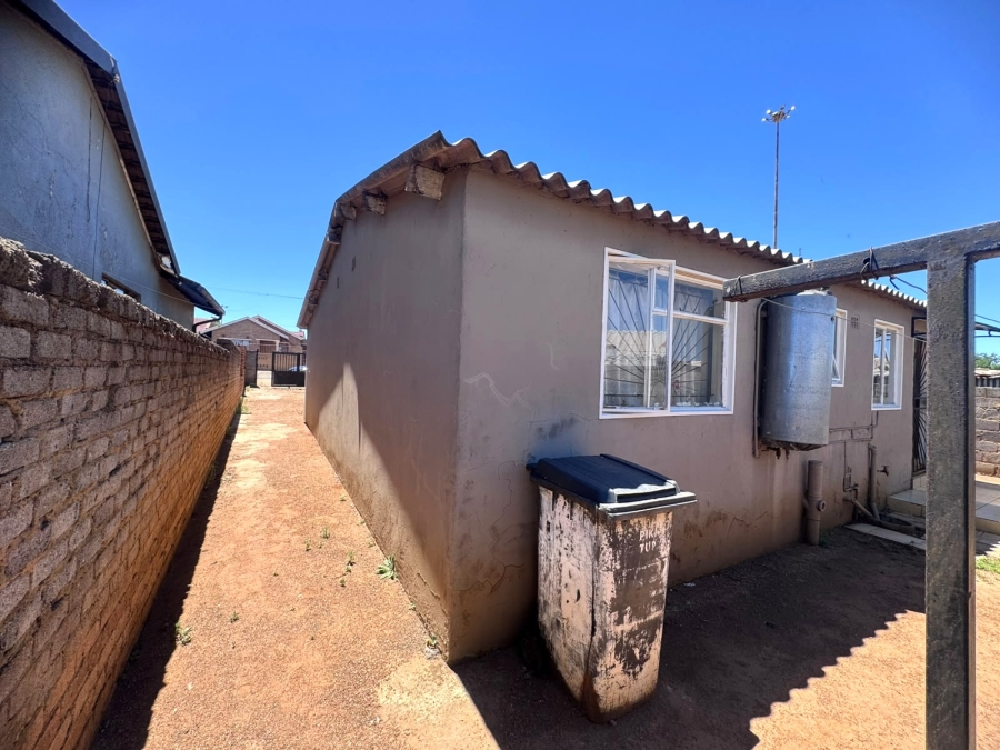3 Bedroom Property for Sale in Chiawelo Gauteng