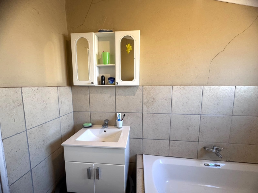 3 Bedroom Property for Sale in Chiawelo Gauteng