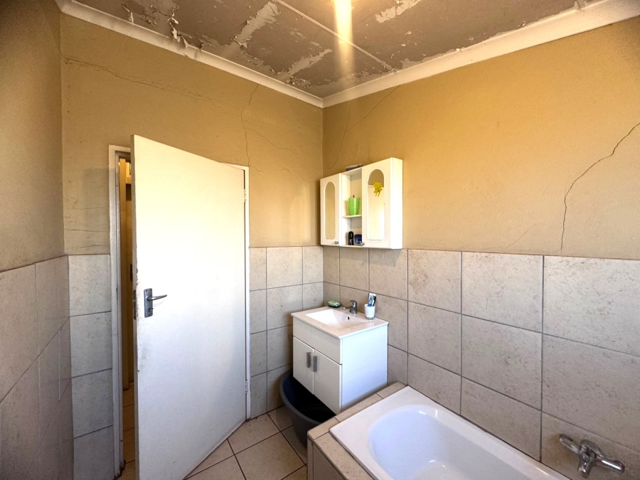 3 Bedroom Property for Sale in Chiawelo Gauteng