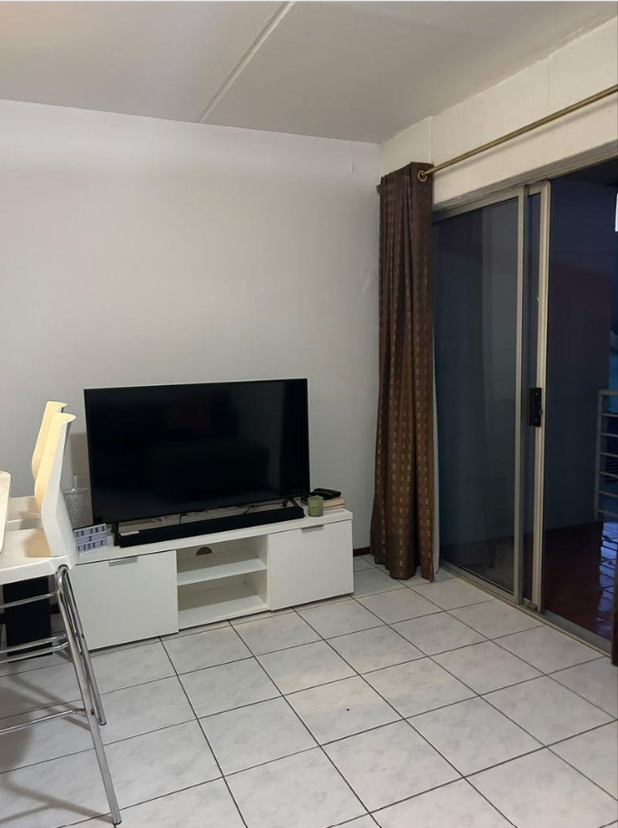 To Let 1 Bedroom Property for Rent in Sandown Gauteng