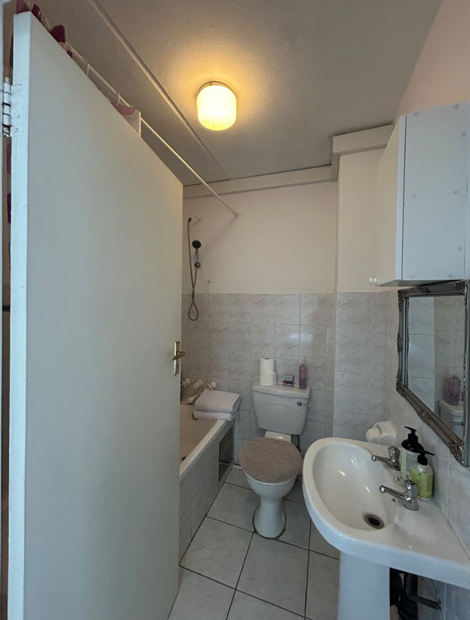 To Let 1 Bedroom Property for Rent in Sandown Gauteng