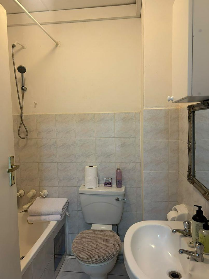 To Let 1 Bedroom Property for Rent in Sandown Gauteng