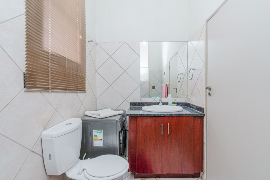 2 Bedroom Property for Sale in North Riding Gauteng