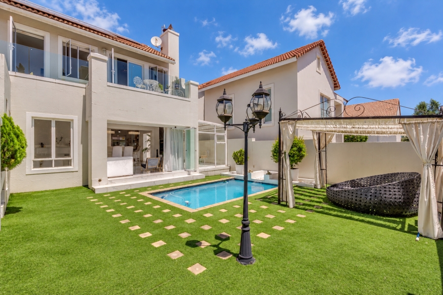 3 Bedroom Property for Sale in Broadacres Gauteng