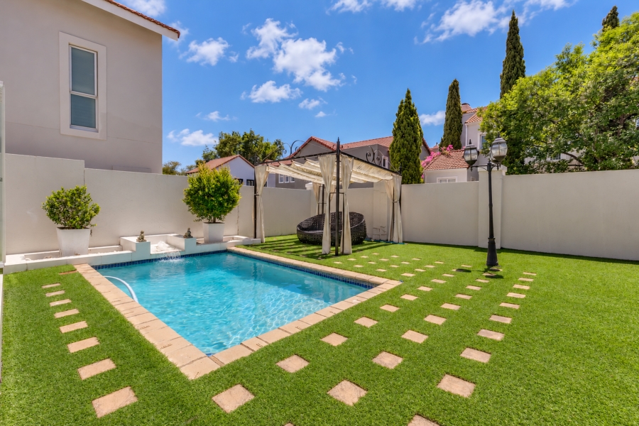 3 Bedroom Property for Sale in Broadacres Gauteng