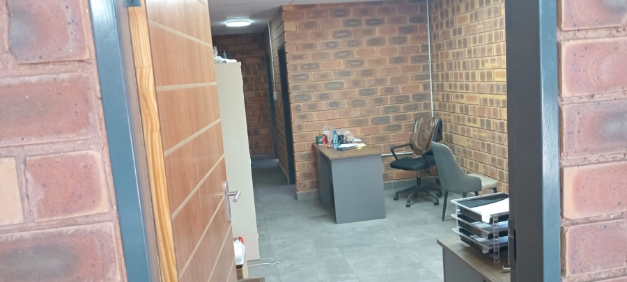To Let Commercial Property for Rent in Aeroton Gauteng