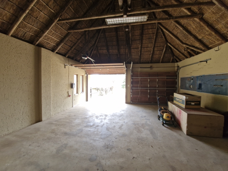 3 Bedroom Property for Sale in Letamo Game Farm Gauteng
