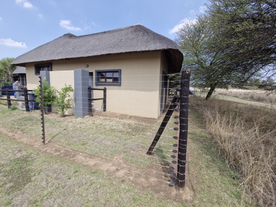 3 Bedroom Property for Sale in Letamo Game Farm Gauteng