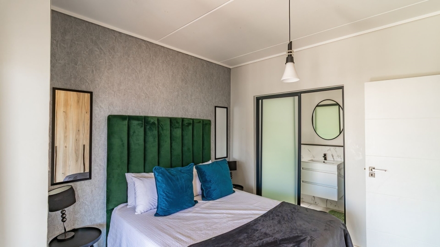 1 Bedroom Property for Sale in Waterfall Gauteng