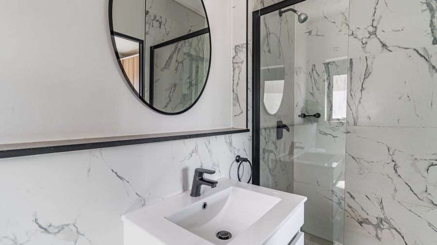 1 Bedroom Property for Sale in Waterfall Gauteng