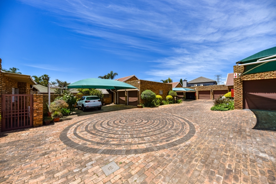 3 Bedroom Property for Sale in Moreleta Park Gauteng
