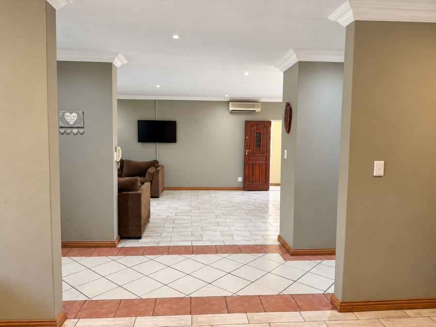 4 Bedroom Property for Sale in Waverley Gauteng