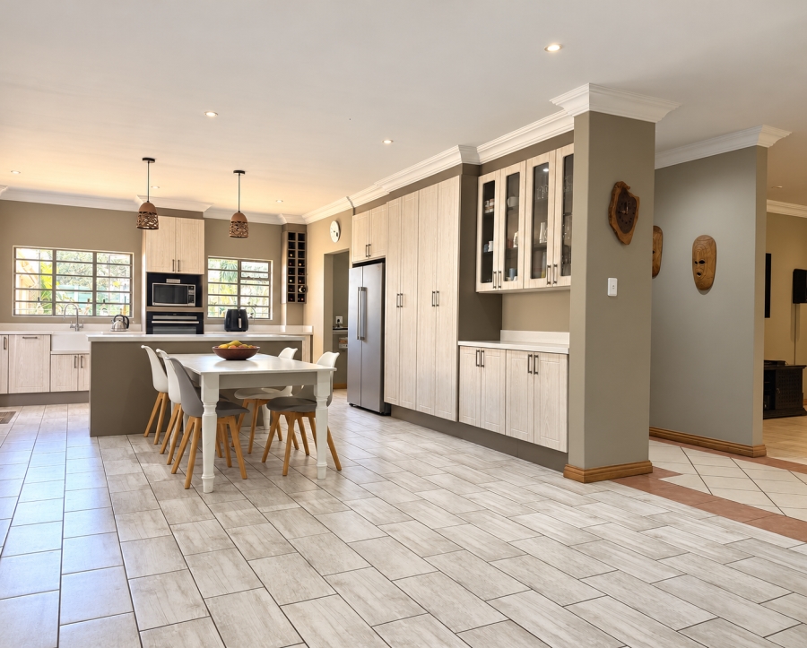 4 Bedroom Property for Sale in Waverley Gauteng