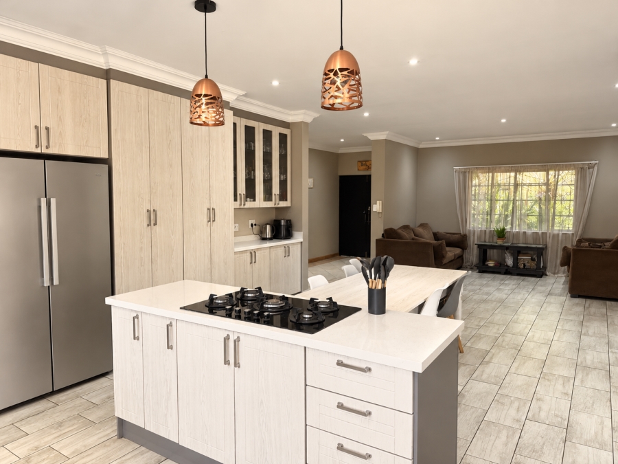4 Bedroom Property for Sale in Waverley Gauteng
