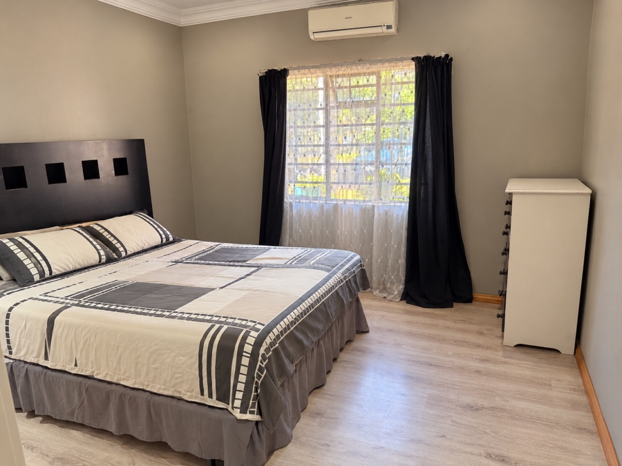 4 Bedroom Property for Sale in Waverley Gauteng