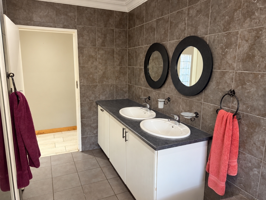 4 Bedroom Property for Sale in Waverley Gauteng