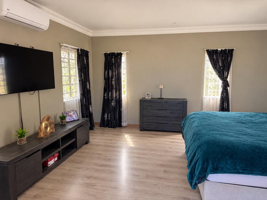 4 Bedroom Property for Sale in Waverley Gauteng