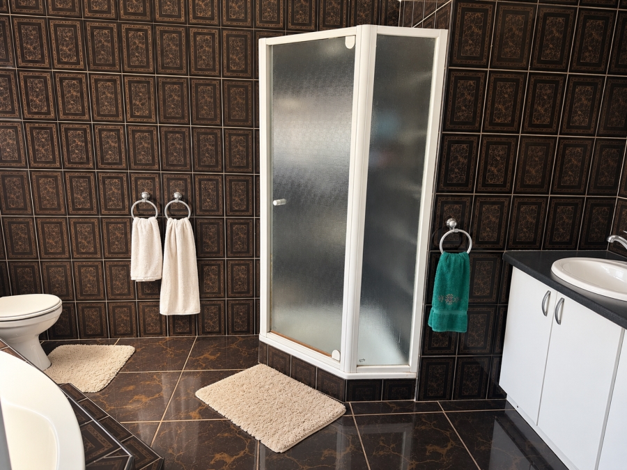 4 Bedroom Property for Sale in Waverley Gauteng