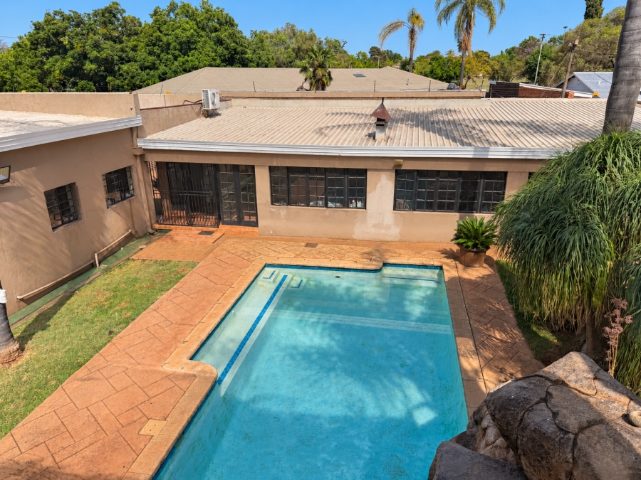 4 Bedroom Property for Sale in Waverley Gauteng