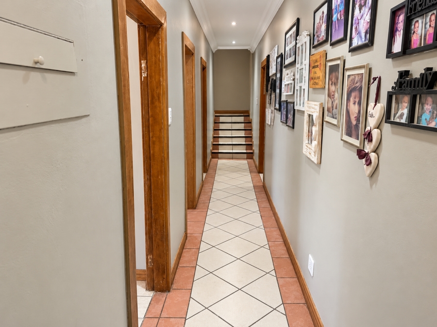 4 Bedroom Property for Sale in Waverley Gauteng