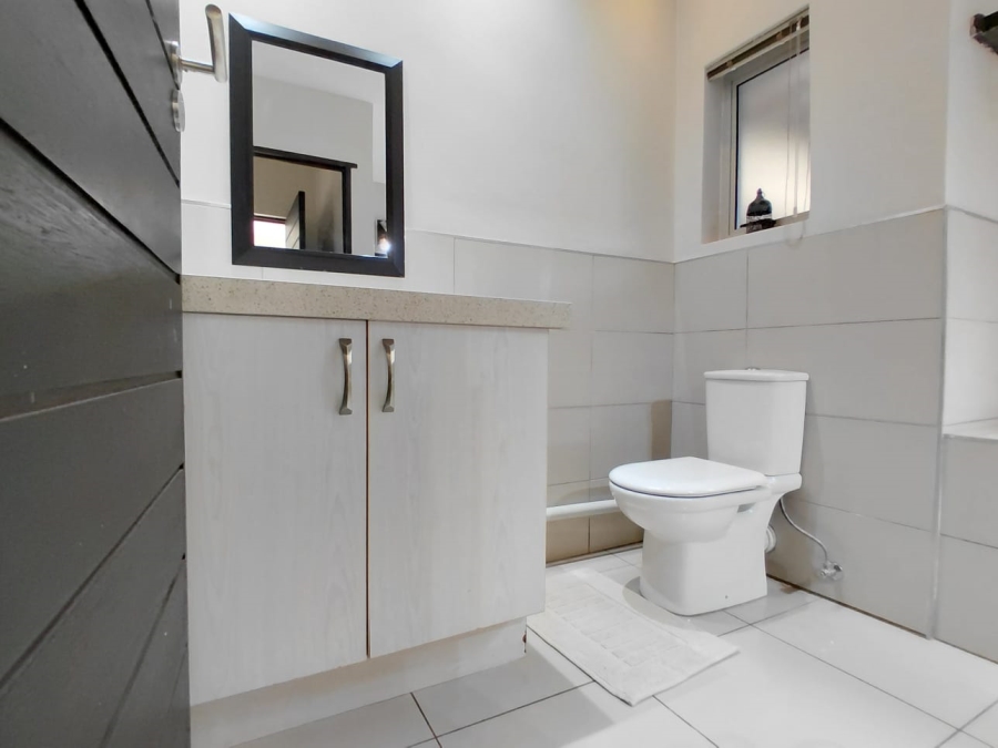 To Let 1 Bedroom Property for Rent in Groenkloof Gauteng