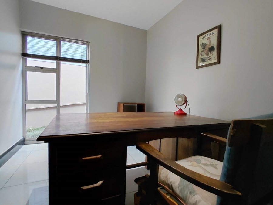 To Let 1 Bedroom Property for Rent in Groenkloof Gauteng