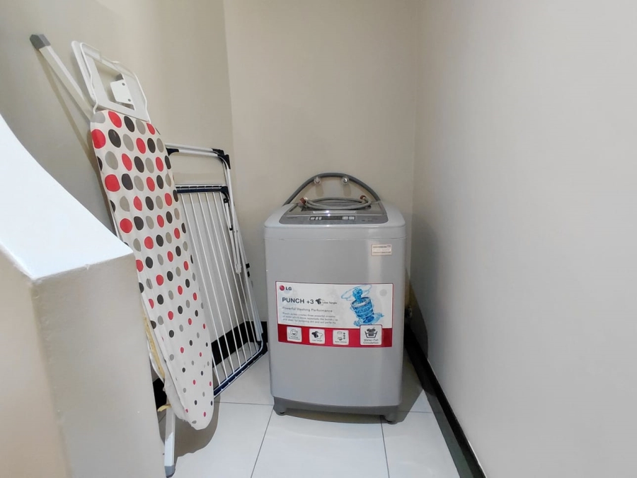To Let 1 Bedroom Property for Rent in Groenkloof Gauteng