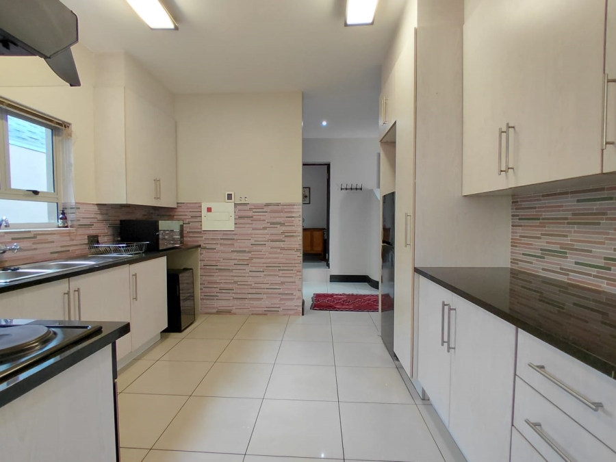 To Let 1 Bedroom Property for Rent in Groenkloof Gauteng