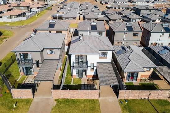 To Let 4 Bedroom Property for Rent in Albertsdal Gauteng