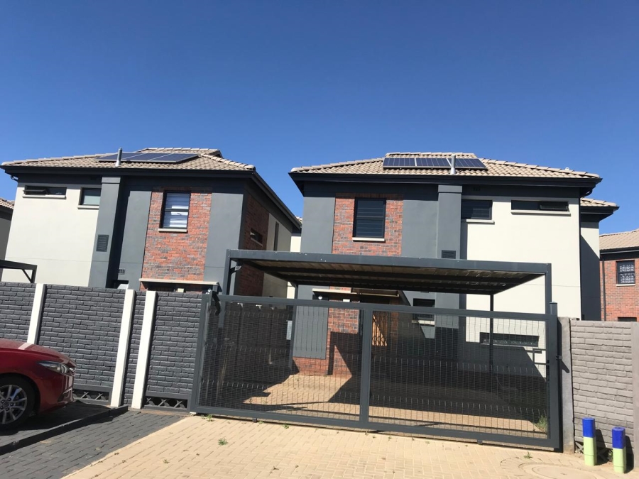 To Let 4 Bedroom Property for Rent in Albertsdal Gauteng