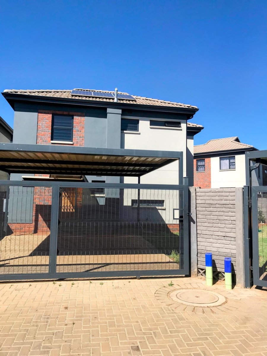 To Let 4 Bedroom Property for Rent in Albertsdal Gauteng