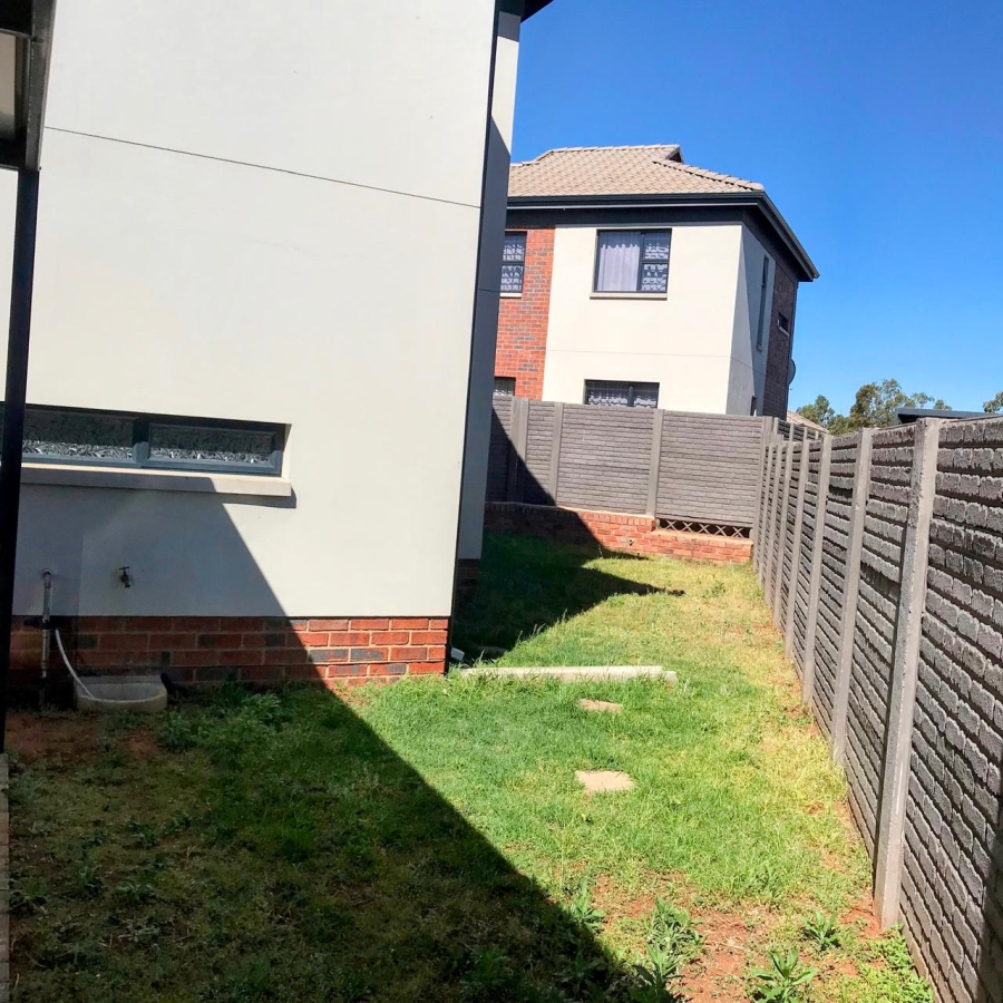 To Let 4 Bedroom Property for Rent in Albertsdal Gauteng